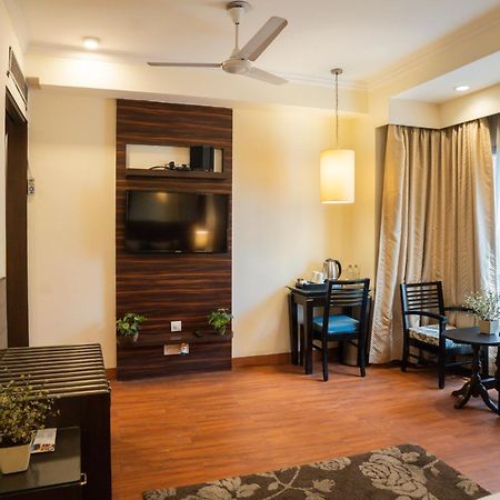 Ahuja Residency Cyber City II Gurgaon Eksteriør billede