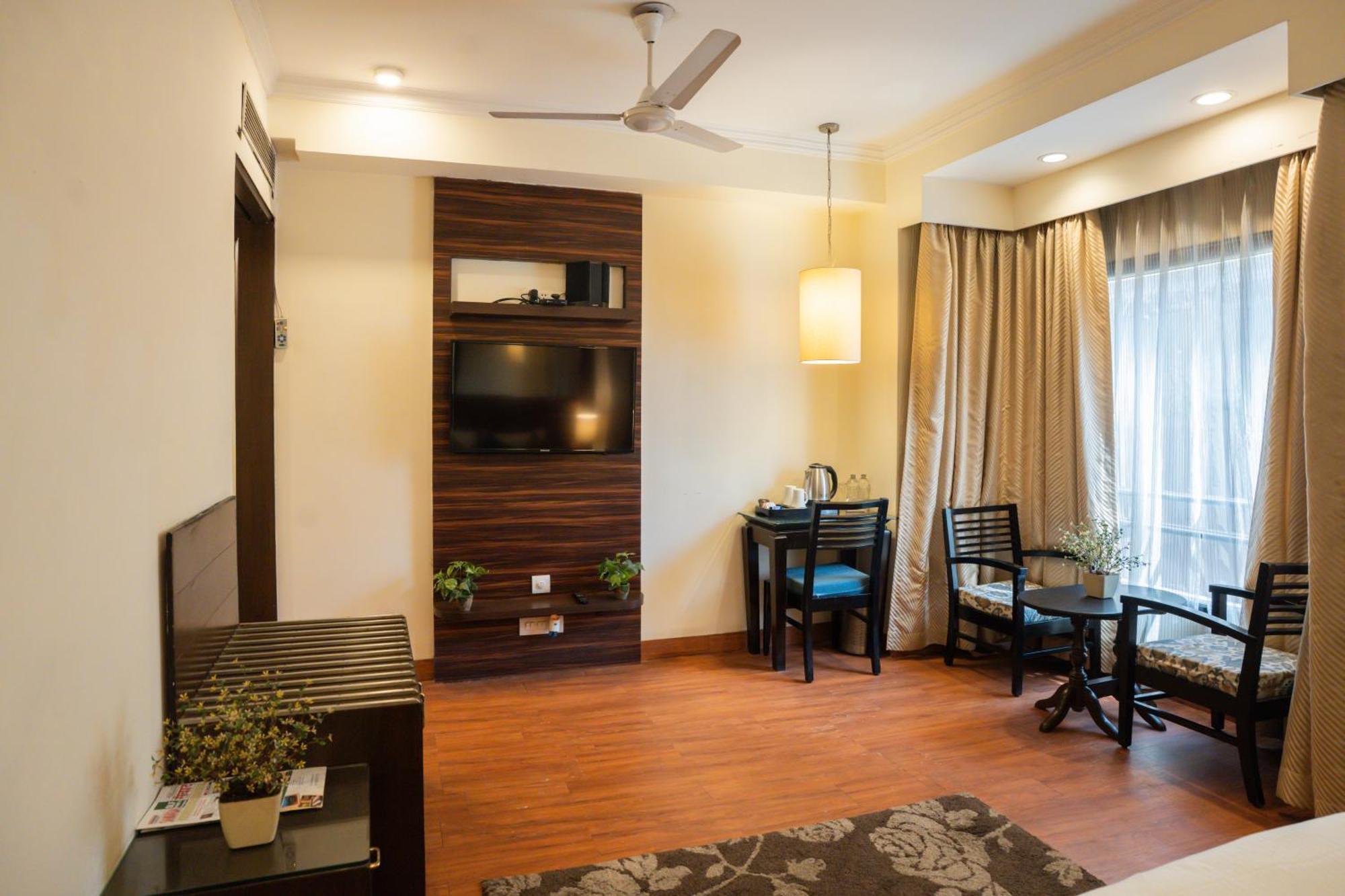 Ahuja Residency Cyber City II Gurgaon Eksteriør billede