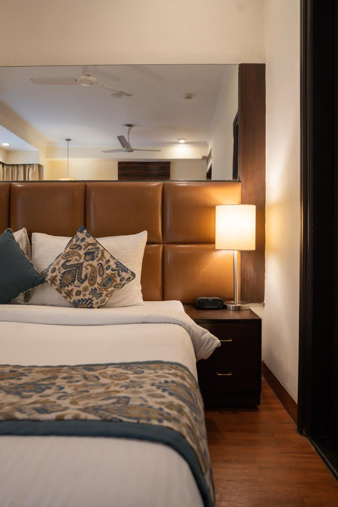 Ahuja Residency Cyber City II Gurgaon Eksteriør billede