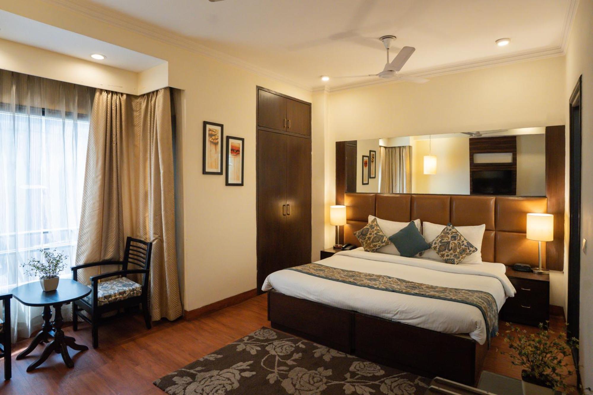 Ahuja Residency Cyber City II Gurgaon Eksteriør billede