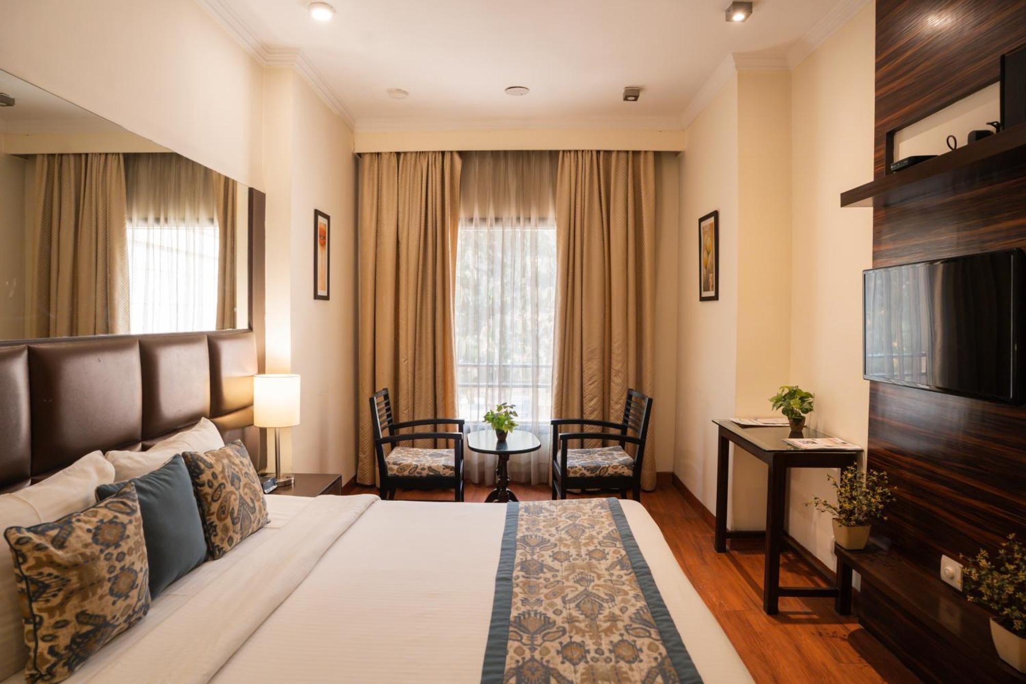 Ahuja Residency Cyber City II Gurgaon Eksteriør billede