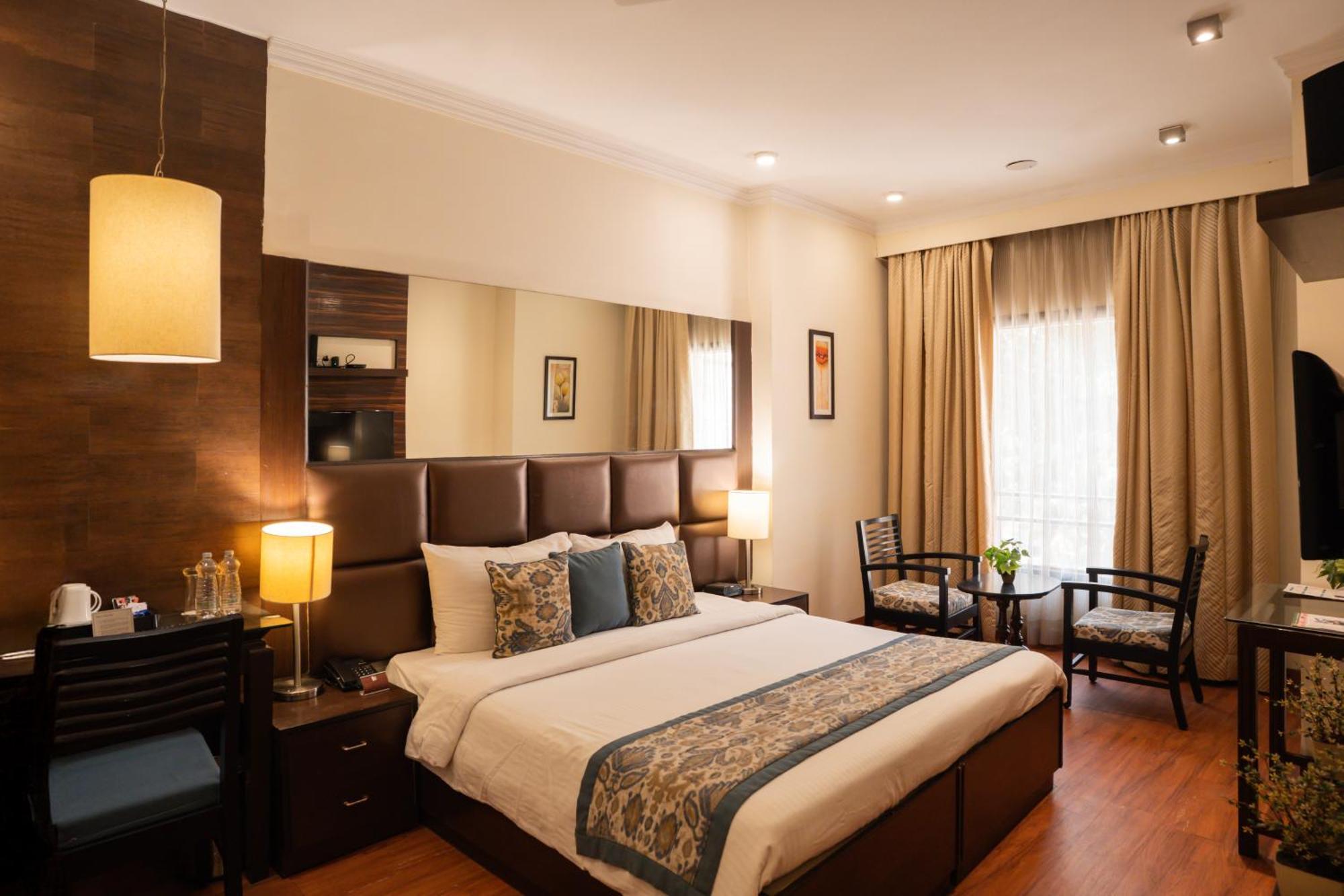 Ahuja Residency Cyber City II Gurgaon Eksteriør billede