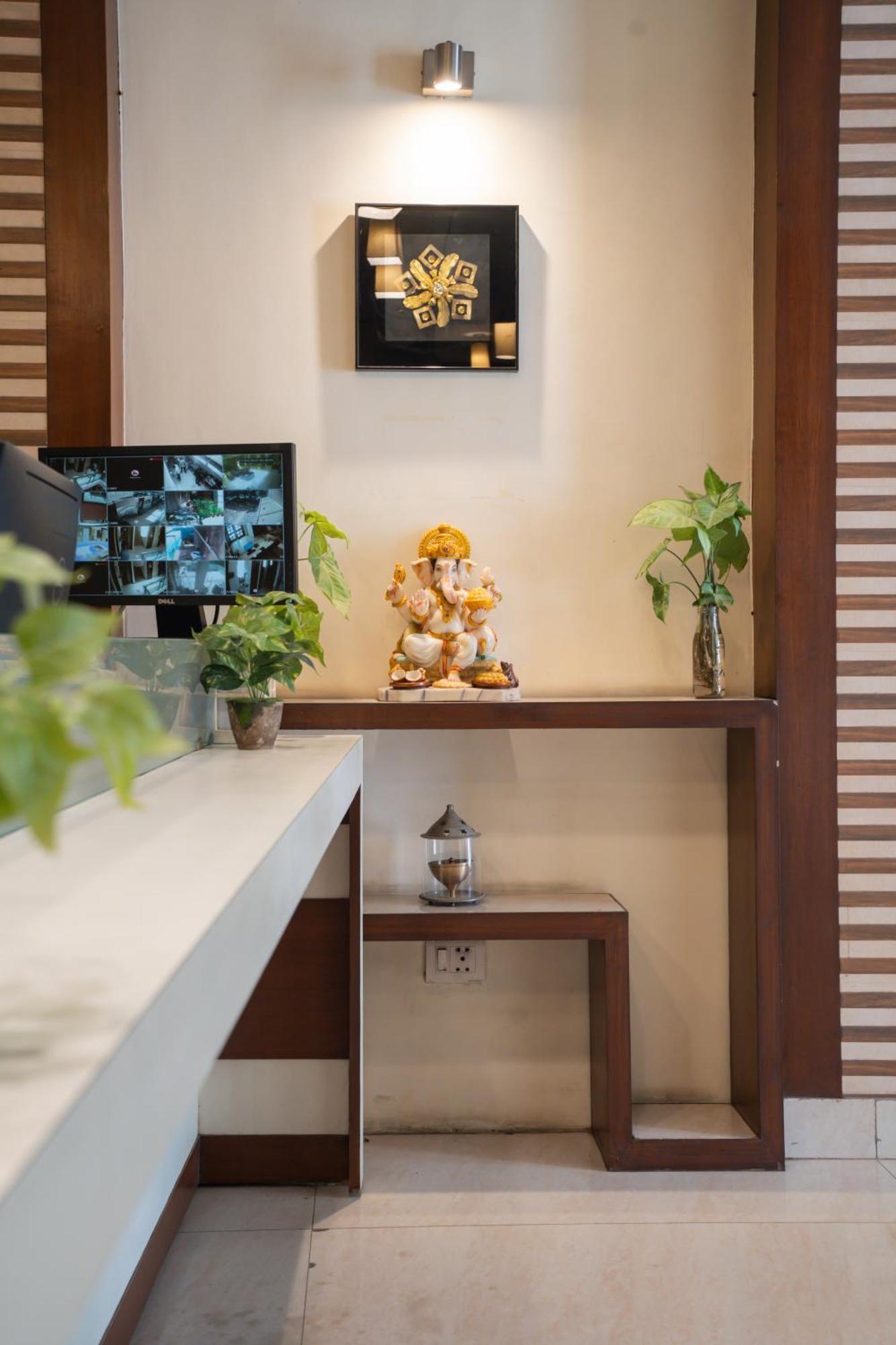 Ahuja Residency Cyber City II Gurgaon Eksteriør billede