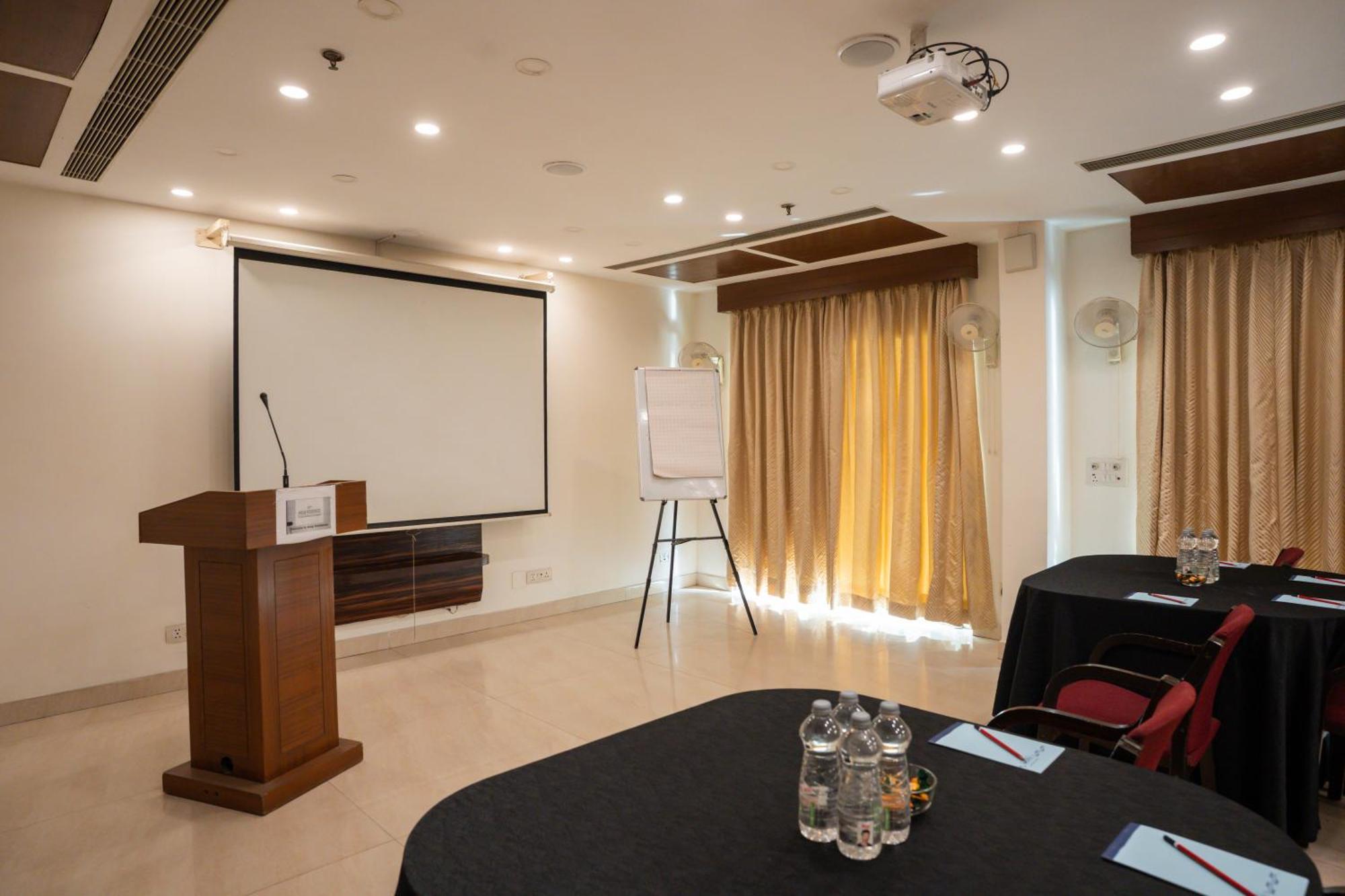 Ahuja Residency Cyber City II Gurgaon Eksteriør billede