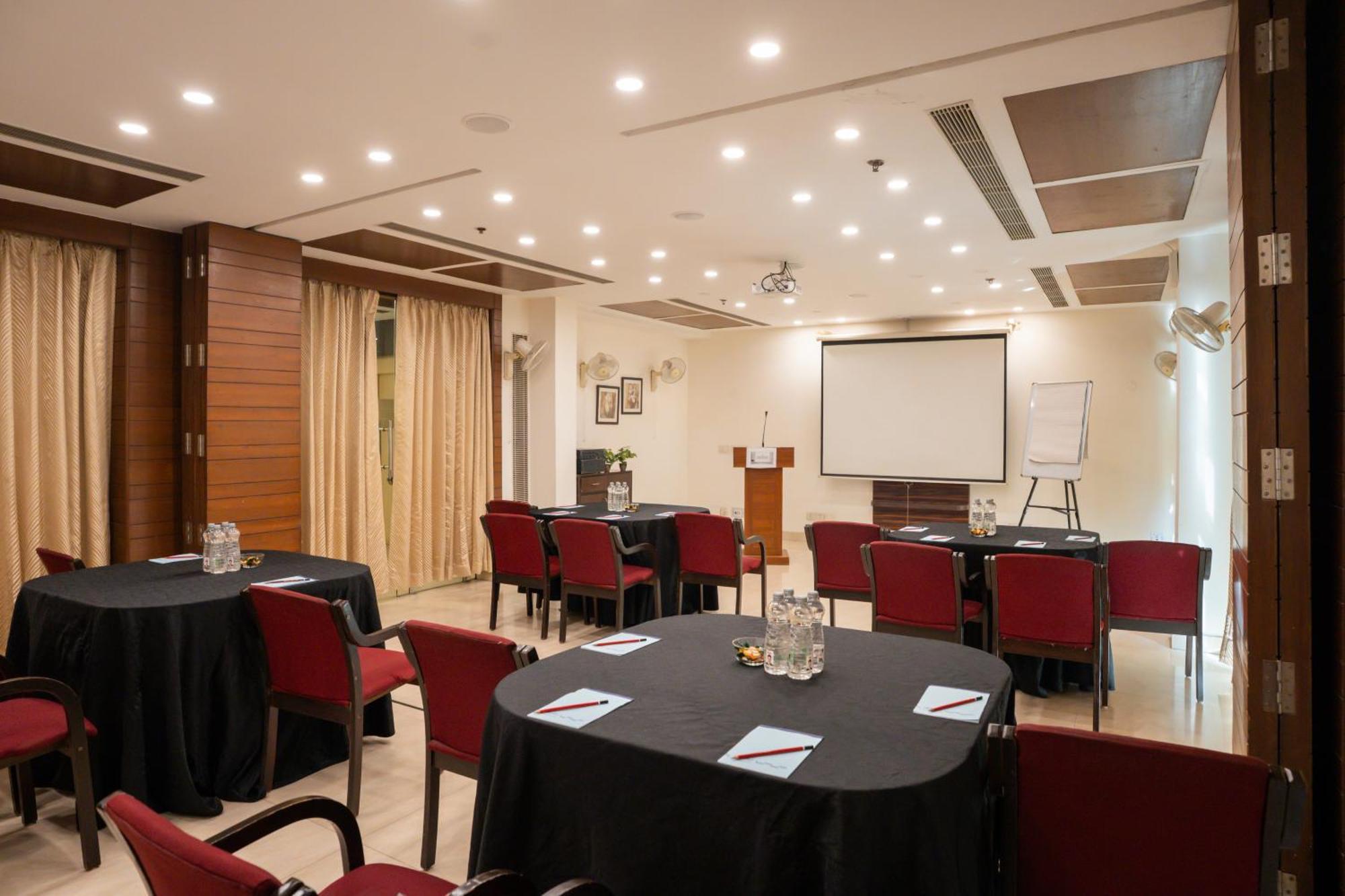 Ahuja Residency Cyber City II Gurgaon Eksteriør billede