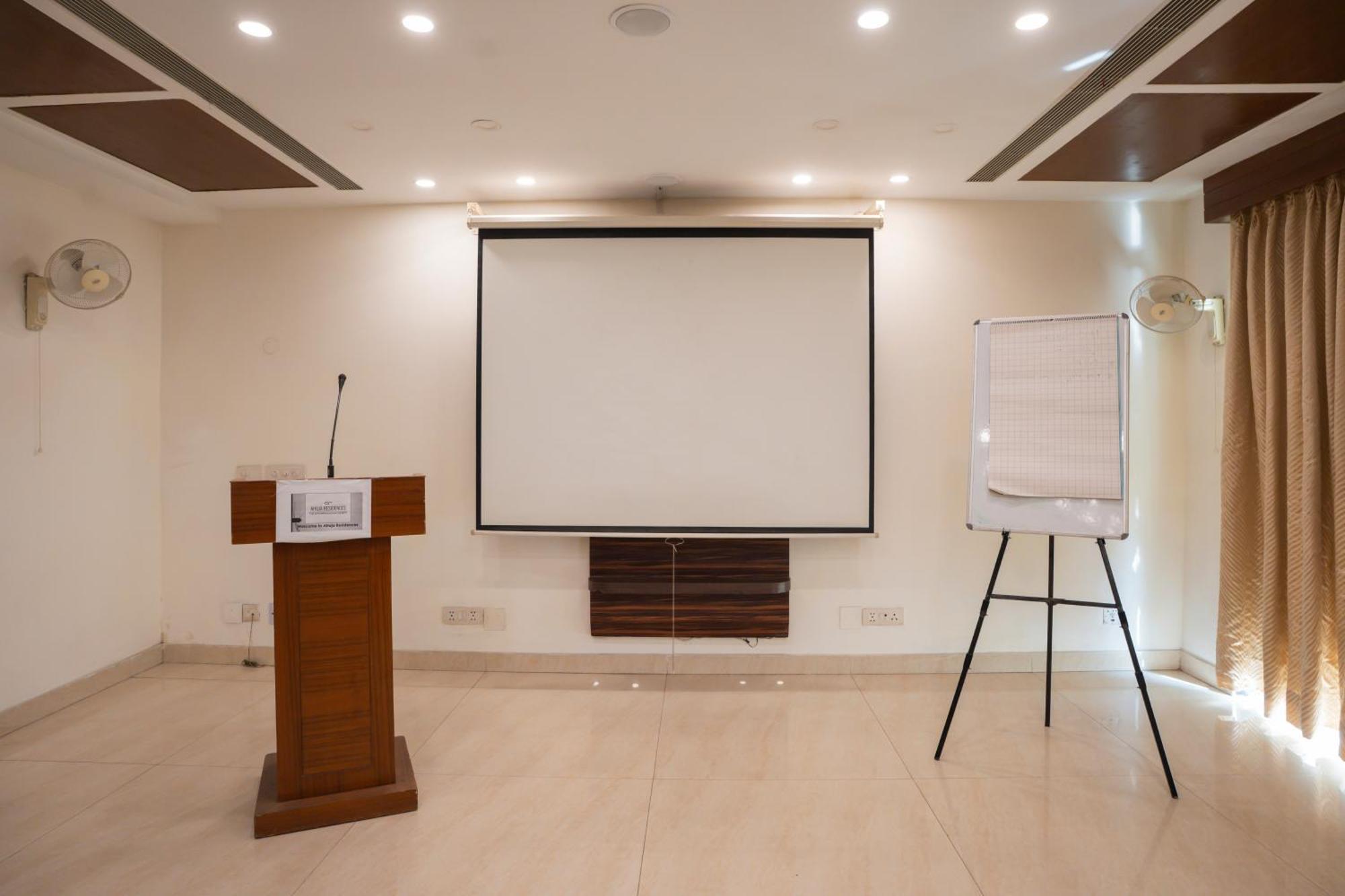 Ahuja Residency Cyber City II Gurgaon Eksteriør billede