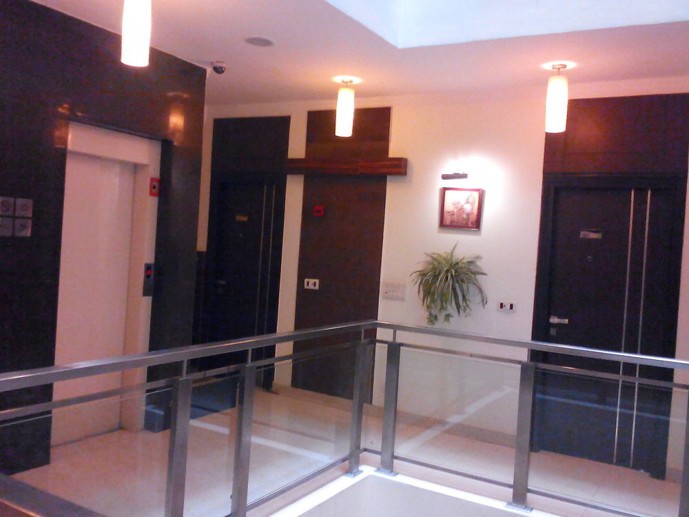 Ahuja Residency Cyber City II Gurgaon Eksteriør billede